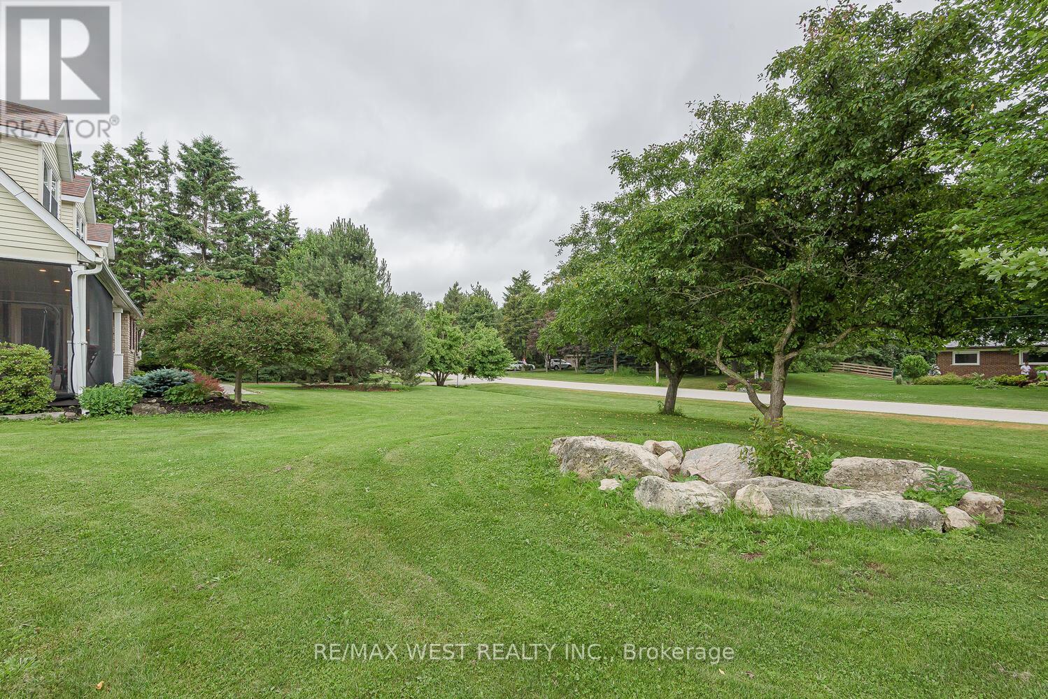 Property at 37 AUTUMN DRIVE image 5