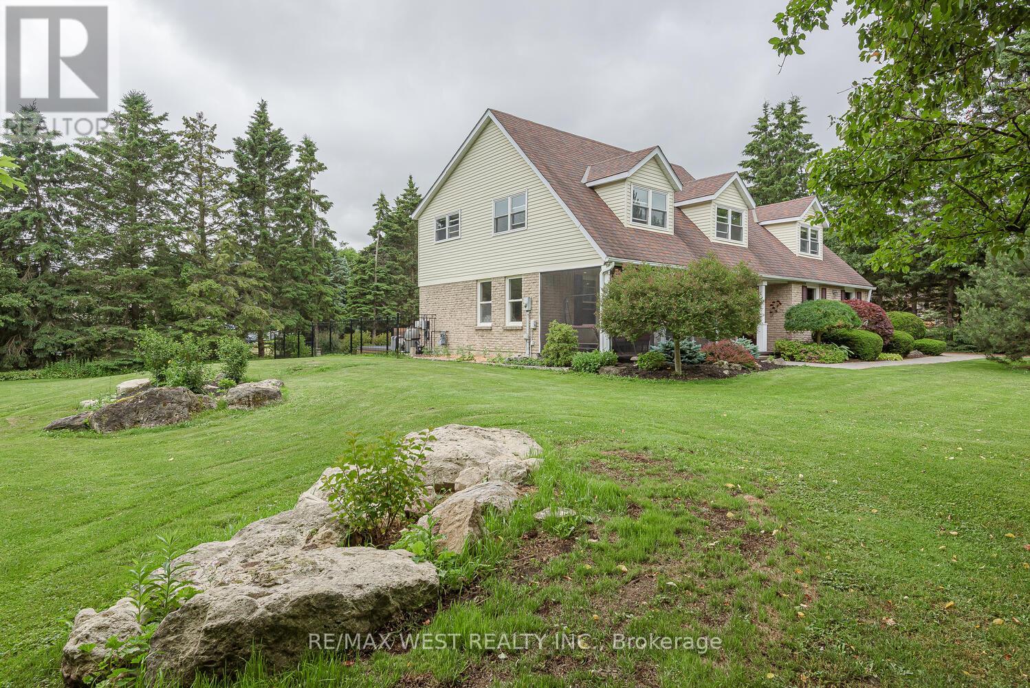 Property at 37 AUTUMN DRIVE image 4