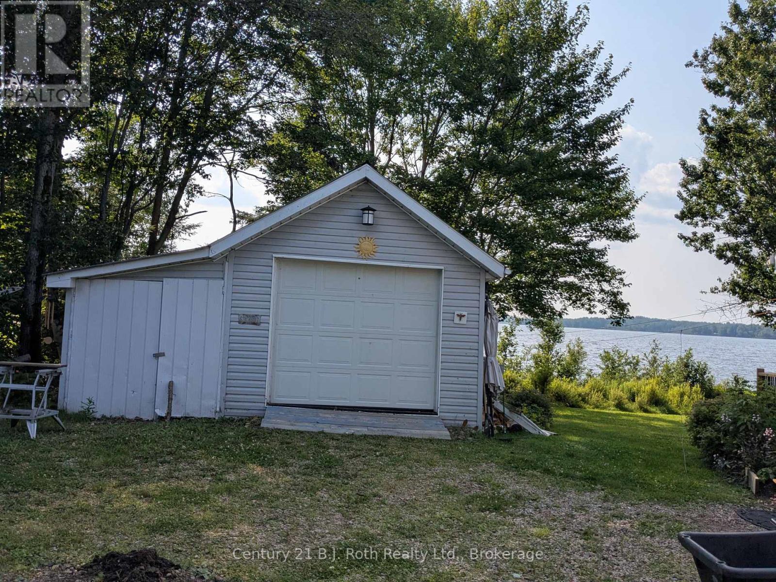 Property at 80 ISLANDVIEW LANE image 3