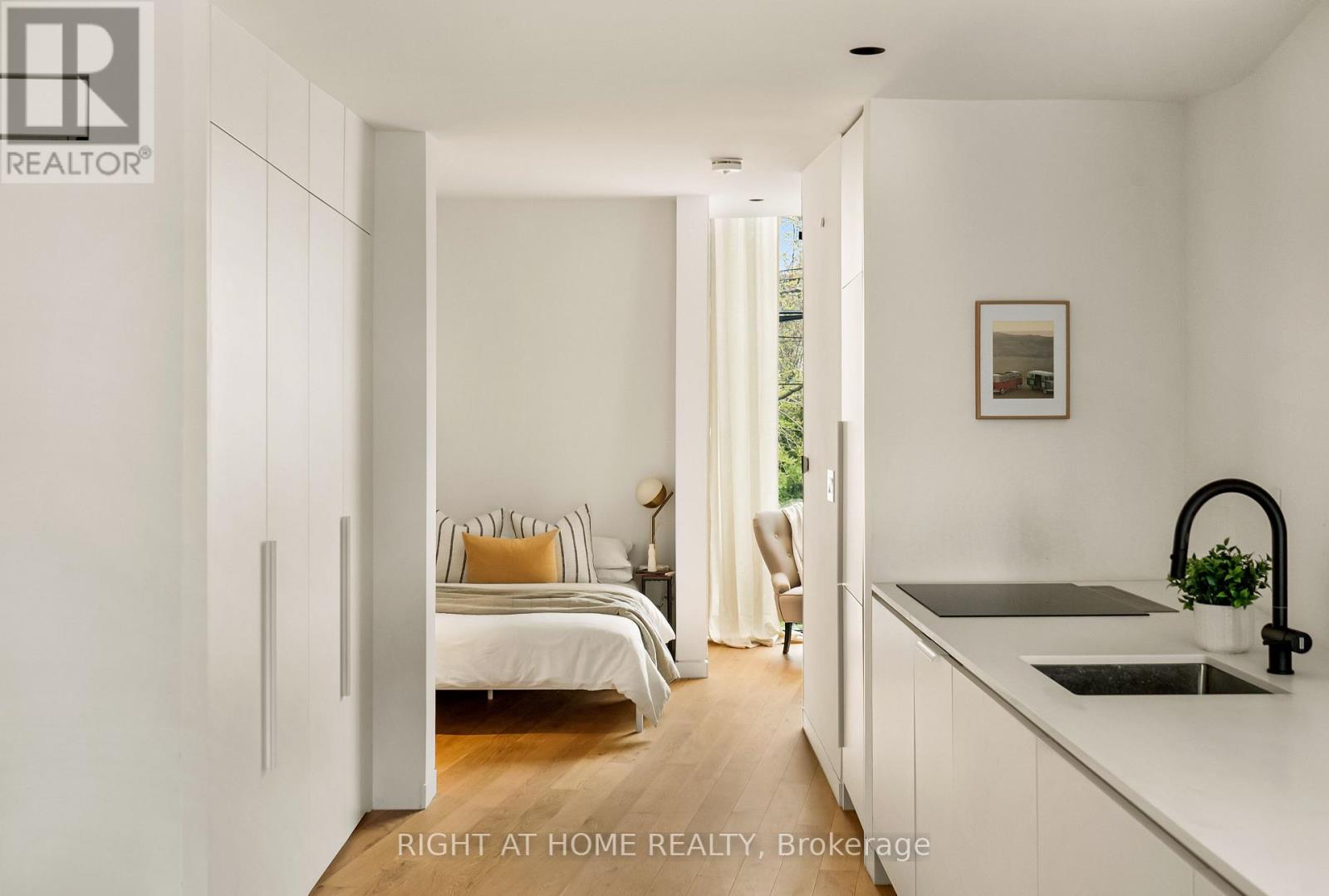 Laneway House - 44 Foxley Street, Toronto, Ontario  M6J 1R1 - Photo 7 - C12310480