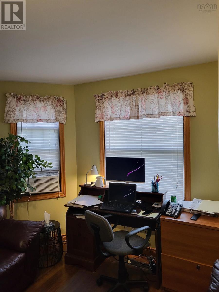 28 Victoria Street, Truro, Nova Scotia  B2N 1Y6 - Photo 4 - 202424700
