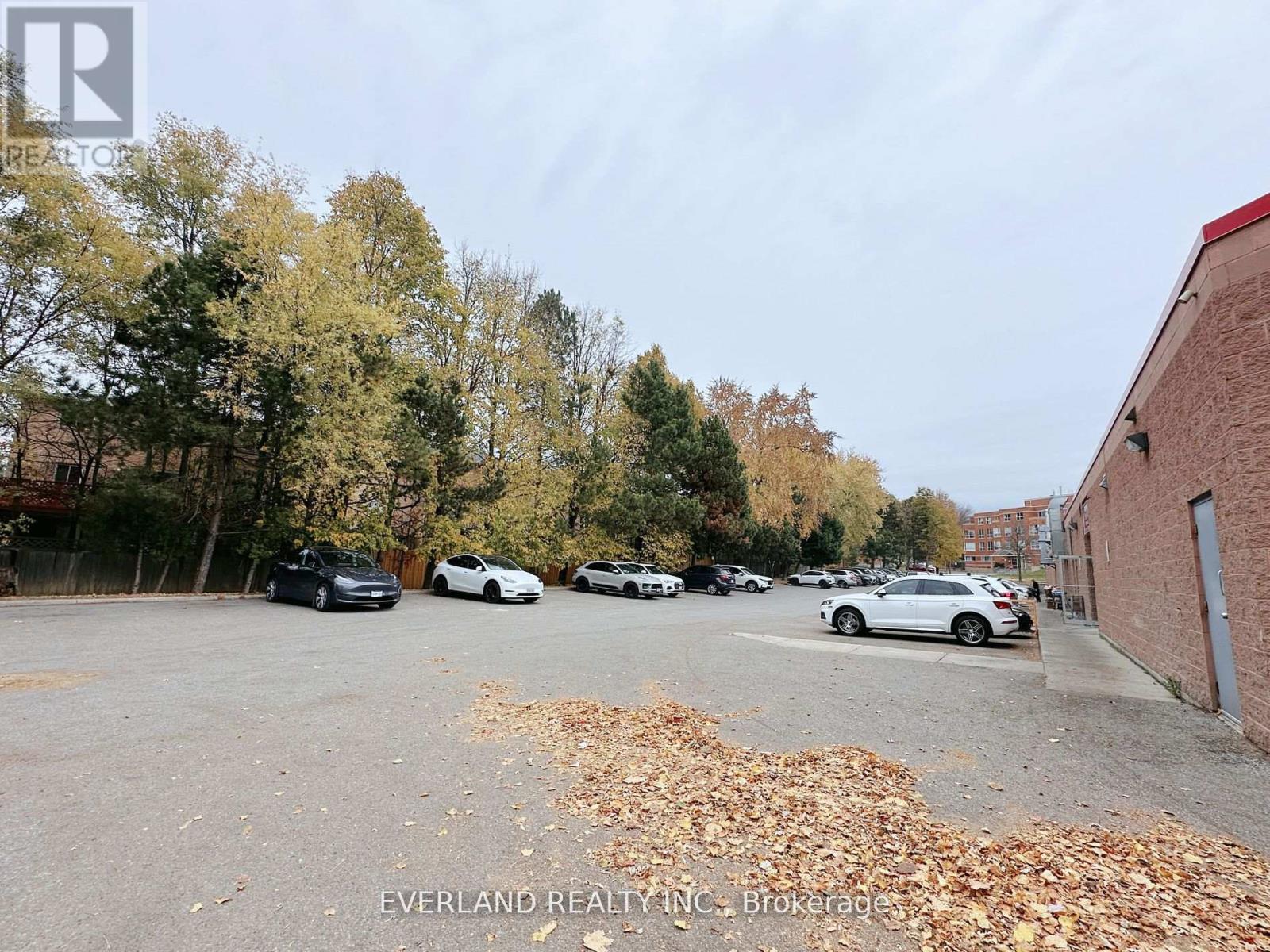 12-14 - 328 Highway 7 Avenue E, Richmond Hill (Doncrest), Ontario  L4B 3P7 - Photo 6 - N12310599