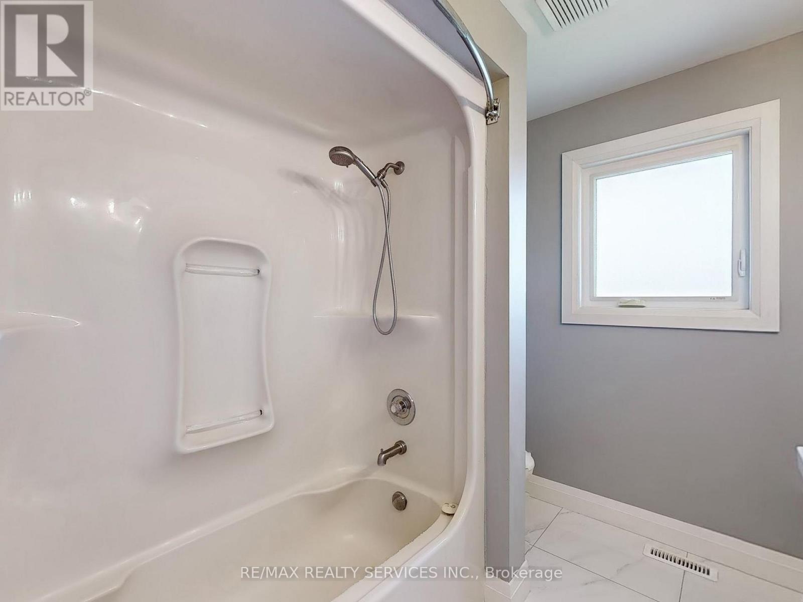 35 Innisbrook Drive, Wasaga Beach, Ontario  L9Z 1G2 - Photo 24 - S12310540