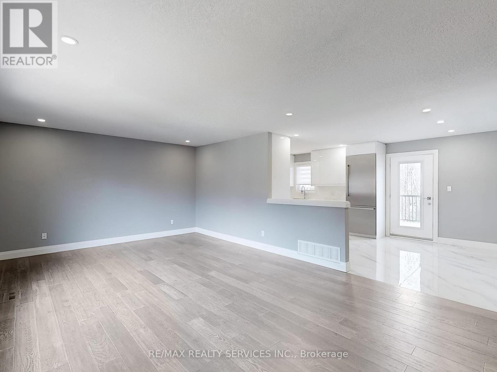 35 Innisbrook Drive, Wasaga Beach, Ontario  L9Z 1G2 - Photo 6 - S12310540