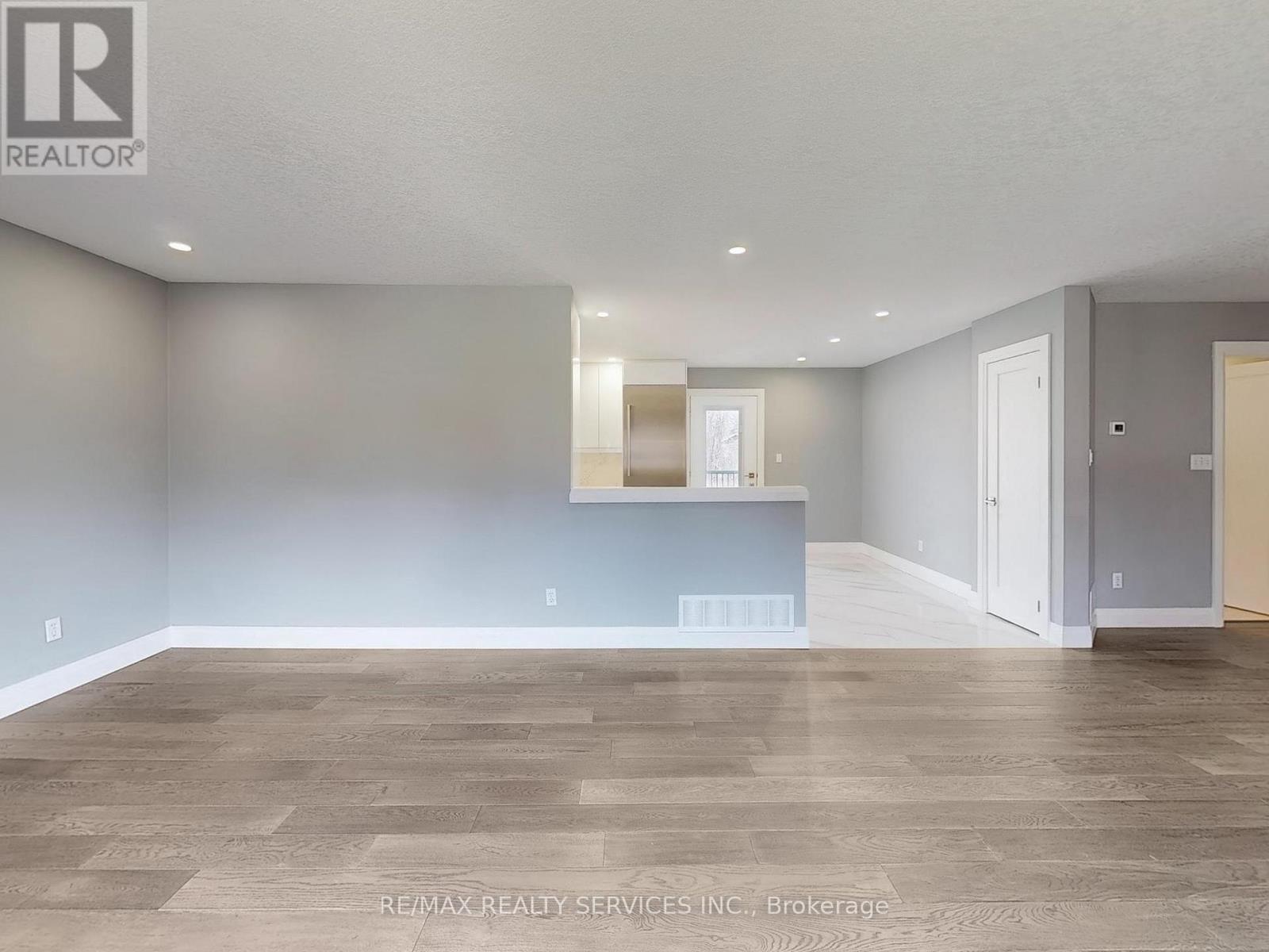 35 Innisbrook Drive, Wasaga Beach, Ontario  L9Z 1G2 - Photo 7 - S12310540