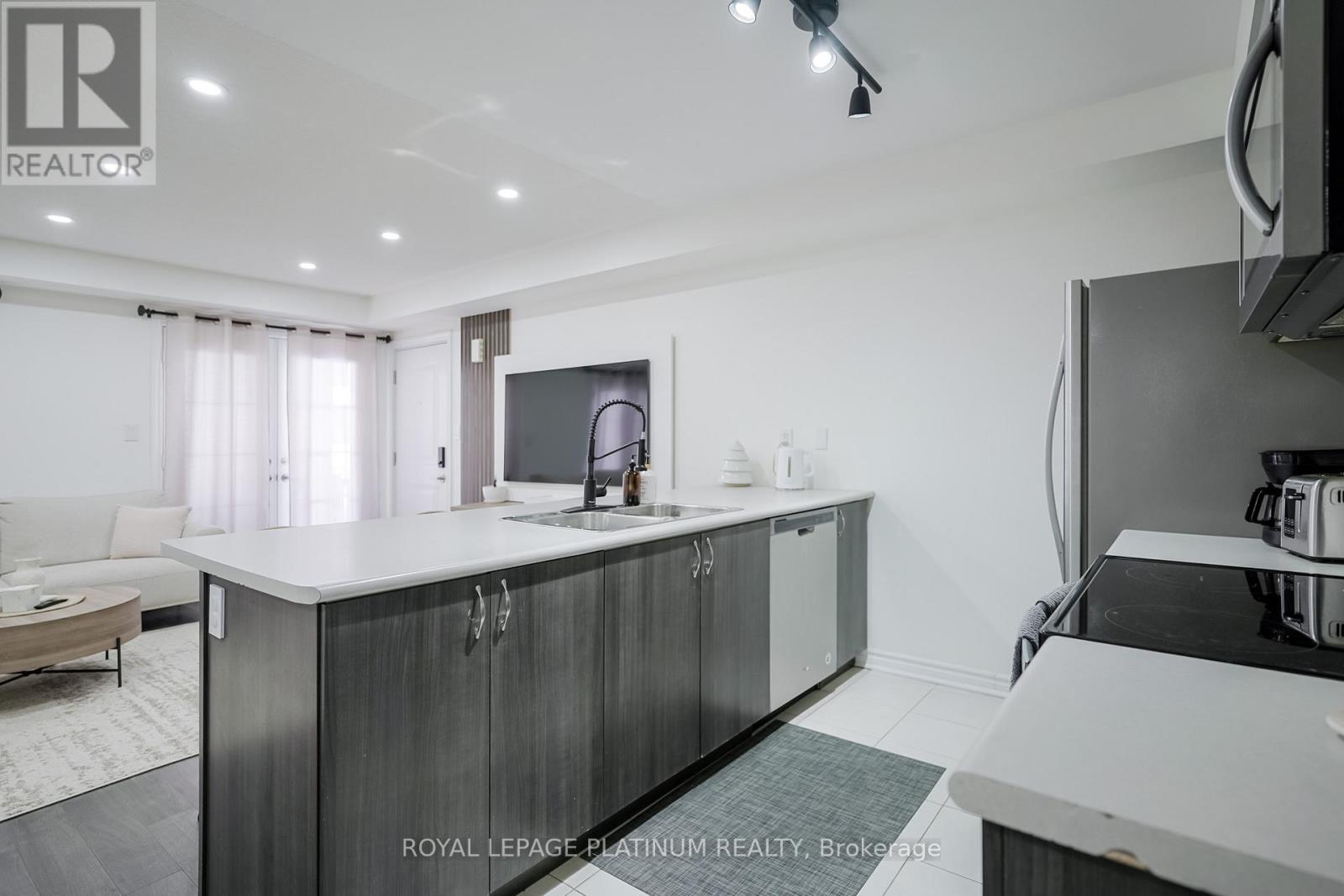 #36 - 200 Veterans Drive, Brampton, Ontario  L7A 4S6 - Photo 14 - W12310519