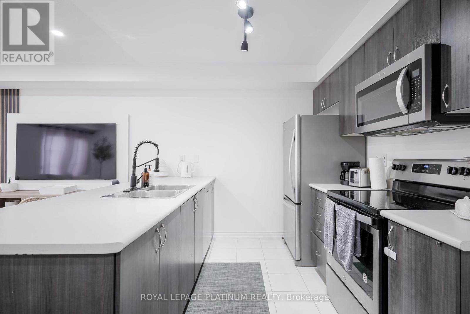 #36 - 200 Veterans Drive, Brampton, Ontario  L7A 4S6 - Photo 15 - W12310519
