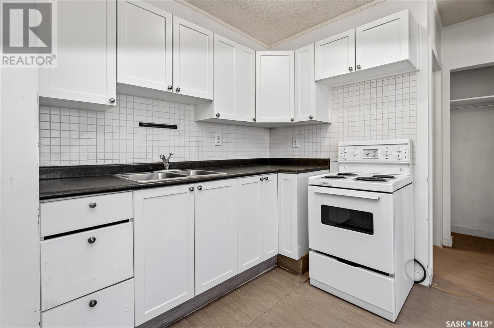 412-418 Athabasca Street E, Moose Jaw, Saskatchewan  S6H 0L8 - Photo 20 - SK013913