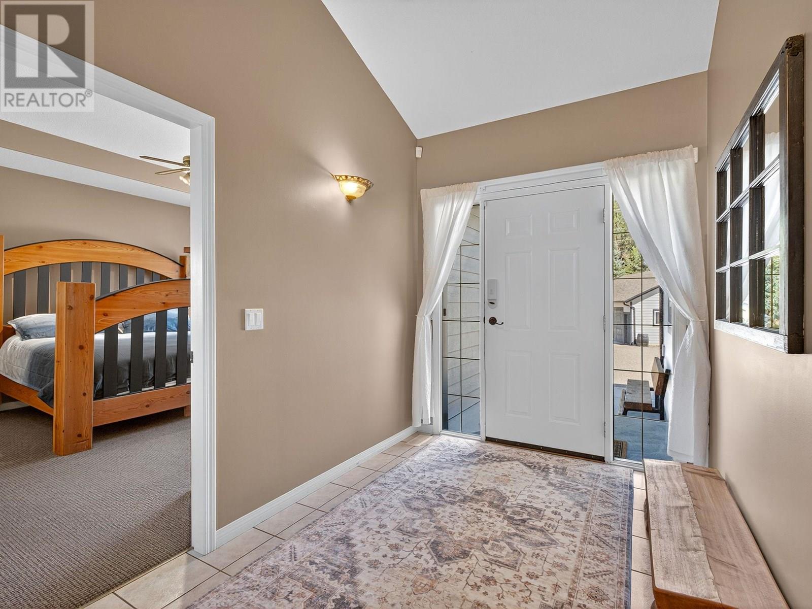 5955 Postill Lake Road, Kelowna, British Columbia  V1X 7V3 - Photo 12 - 10357297