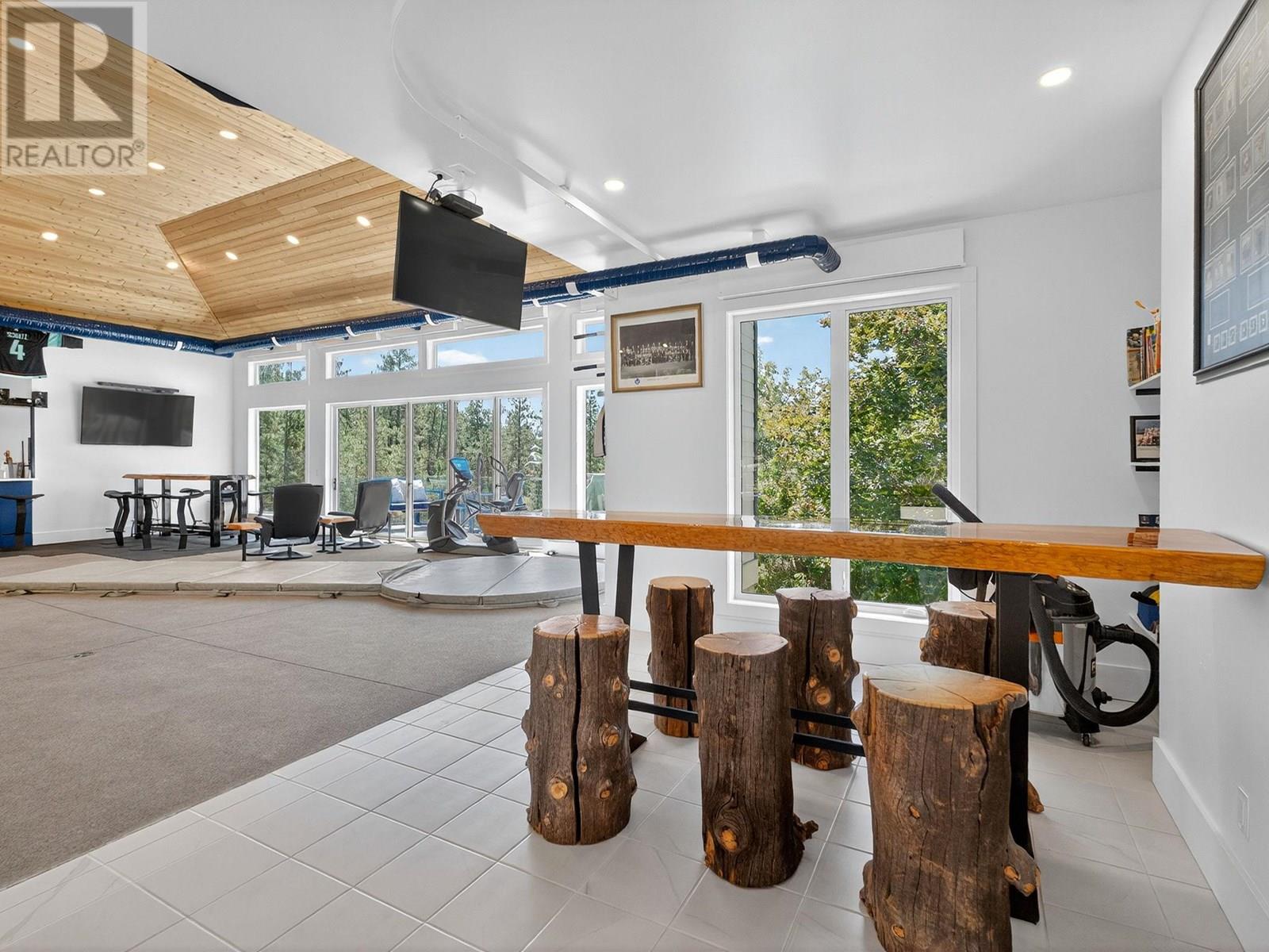 5955 Postill Lake Road, Kelowna, British Columbia  V1X 7V3 - Photo 27 - 10357297