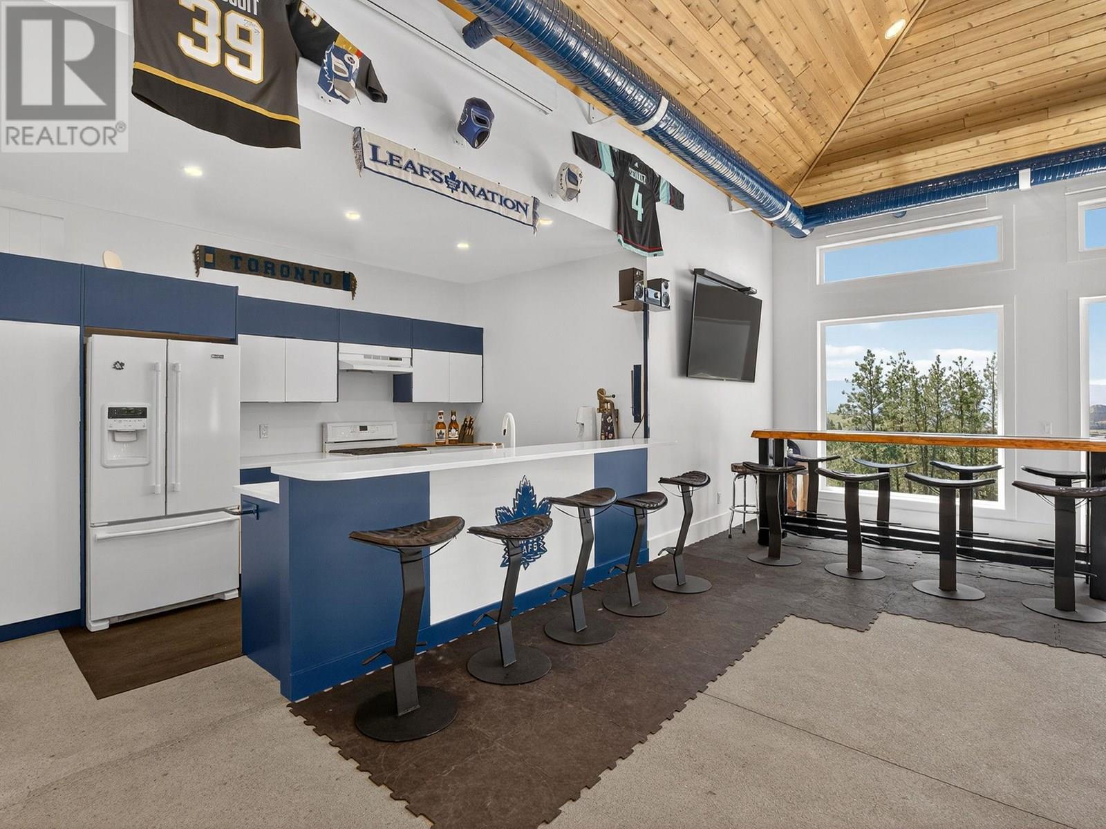 5955 Postill Lake Road, Kelowna, British Columbia  V1X 7V3 - Photo 33 - 10357297
