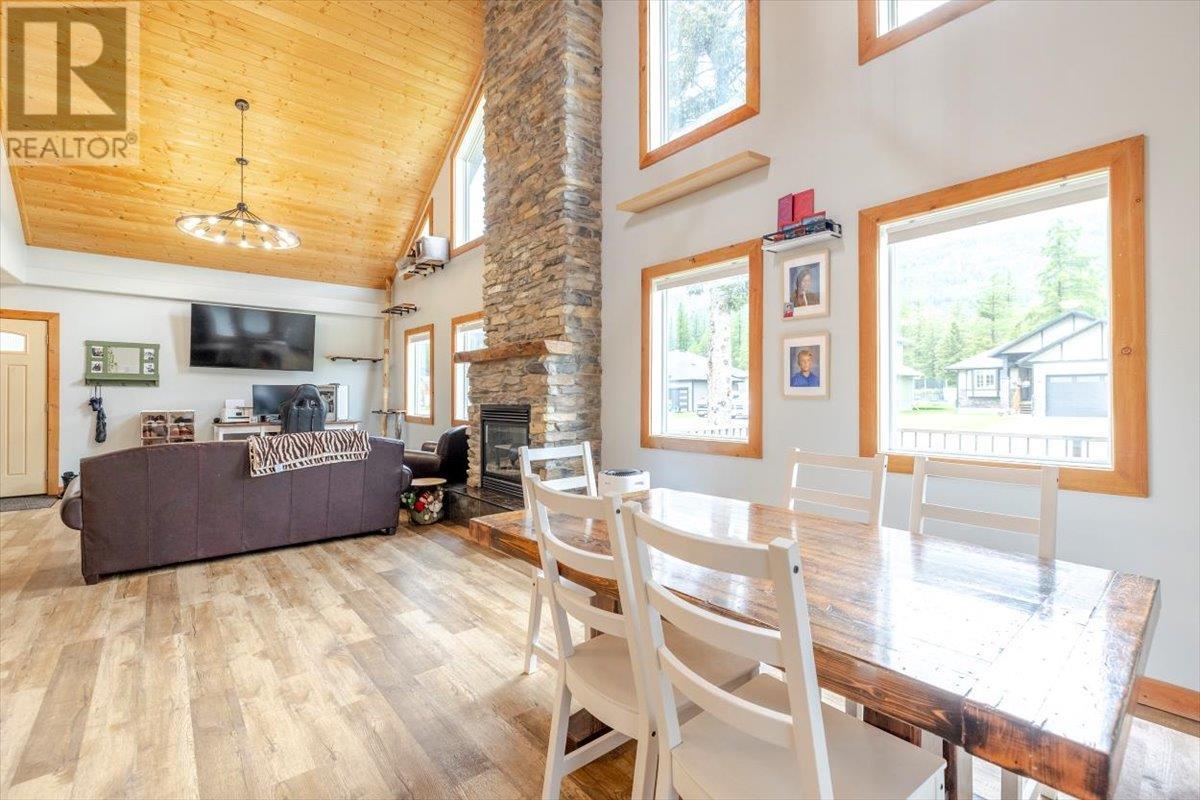 2074 Golden Eagle Drive, Sparwood, British Columbia  V0B 2G2 - Photo 22 - 10356854