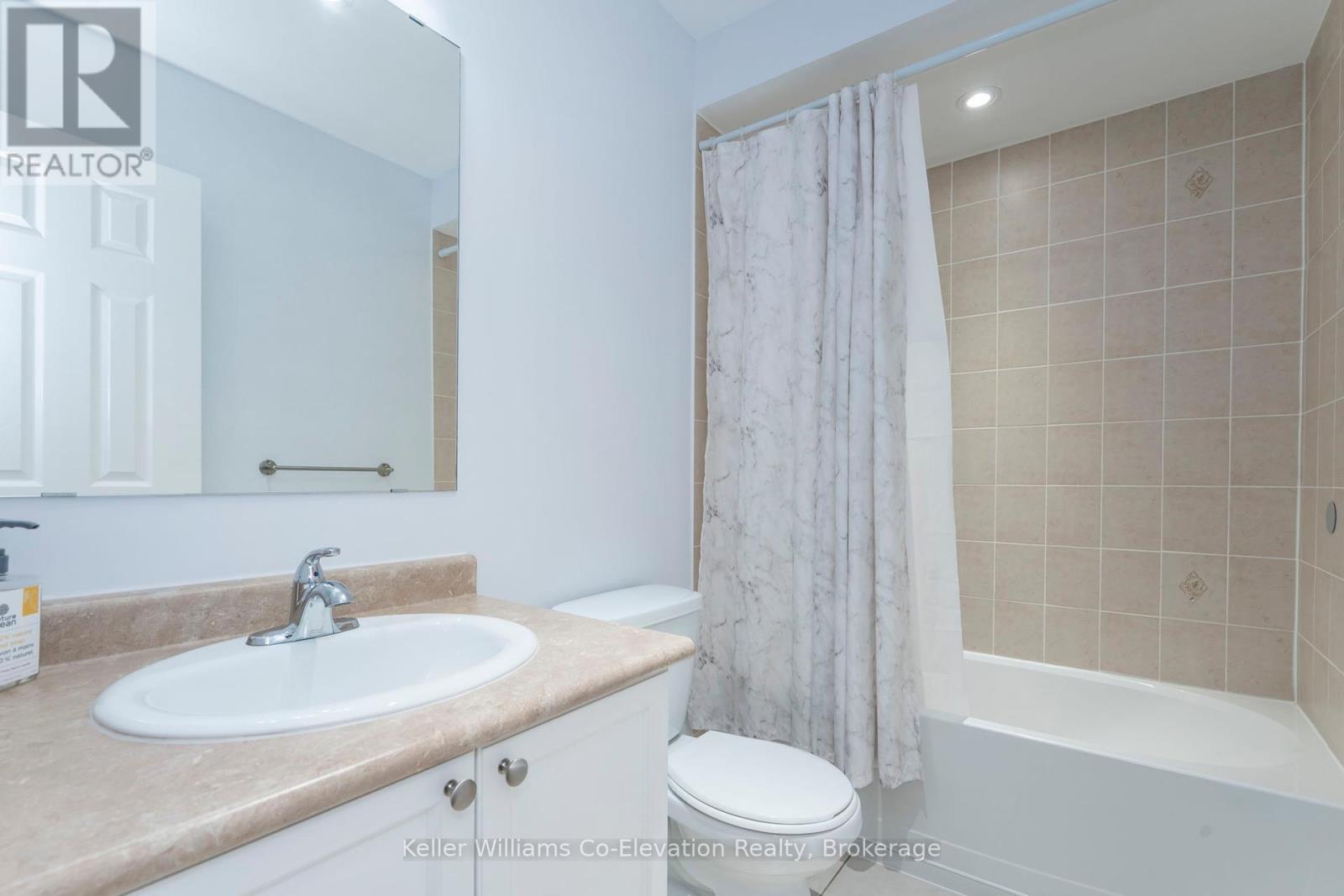 92 Wesley Avenue, Wasaga Beach, Ontario  L9Z 0B9 - Photo 12 - S12221031