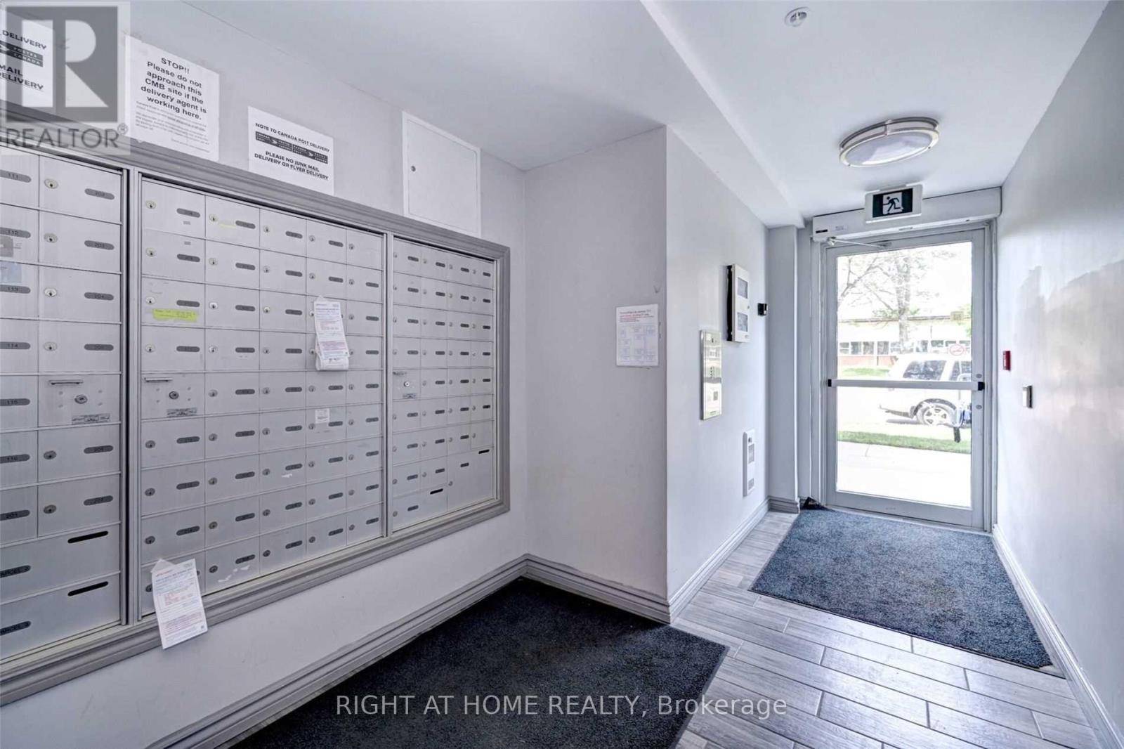 G101 - 275 Larch Street, Waterloo, Ontario  N2L 3R2 - Photo 6 - X12310529