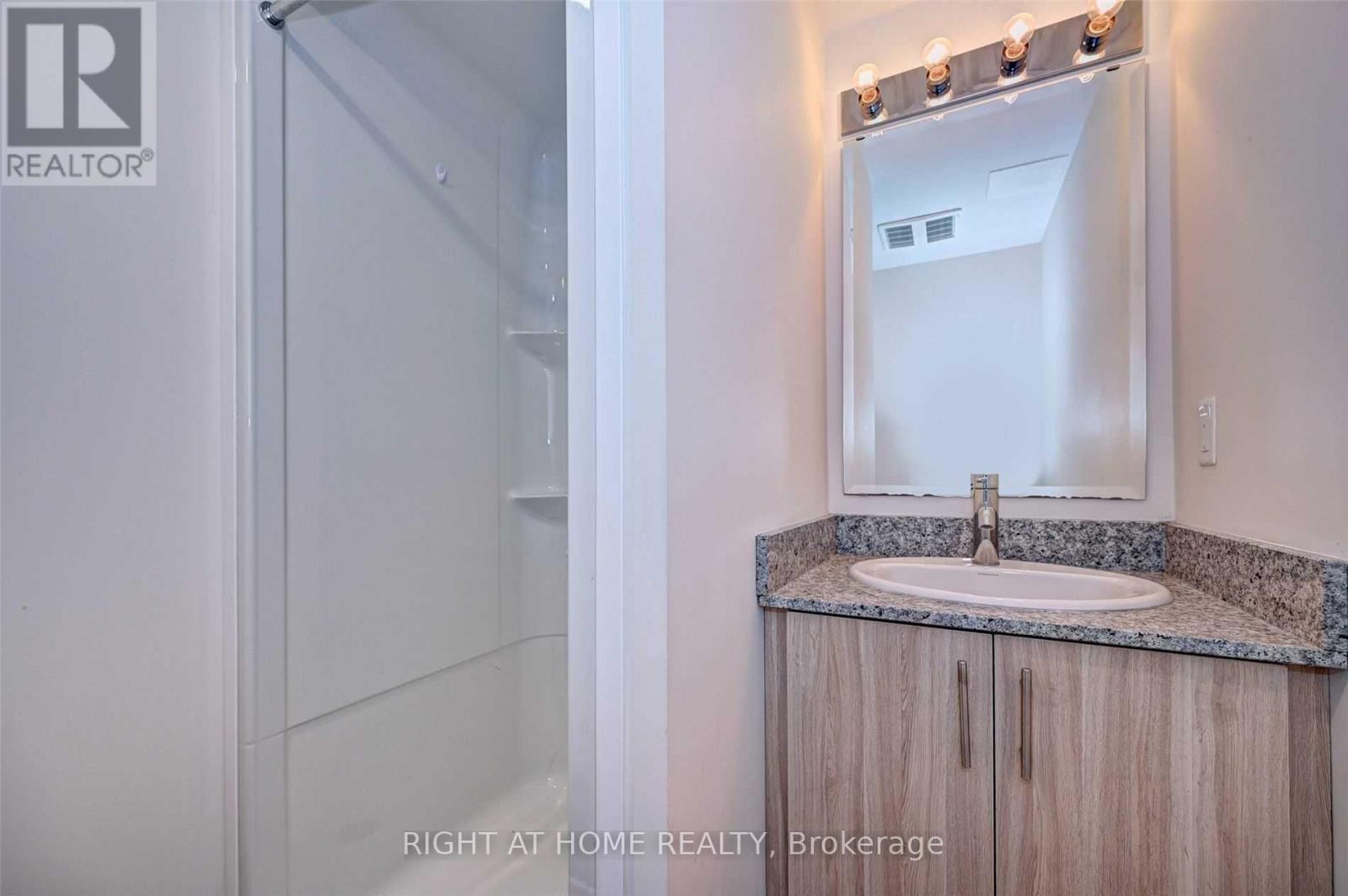 G101 - 275 Larch Street, Waterloo, Ontario  N2L 3R2 - Photo 9 - X12310529