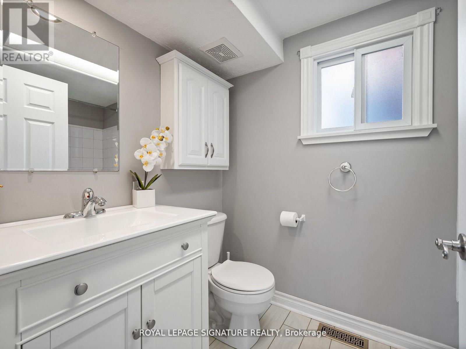 124 Eastbourne Avenue, Hamilton (St. Clair), Ontario  L8M 2M8 - Photo 17 - X12310620