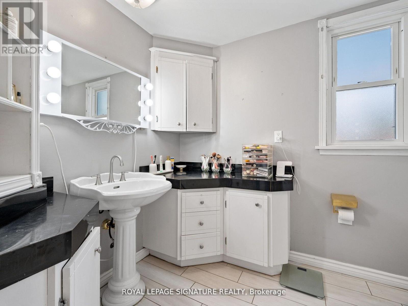 124 Eastbourne Avenue, Hamilton (St. Clair), Ontario  L8M 2M8 - Photo 27 - X12310620