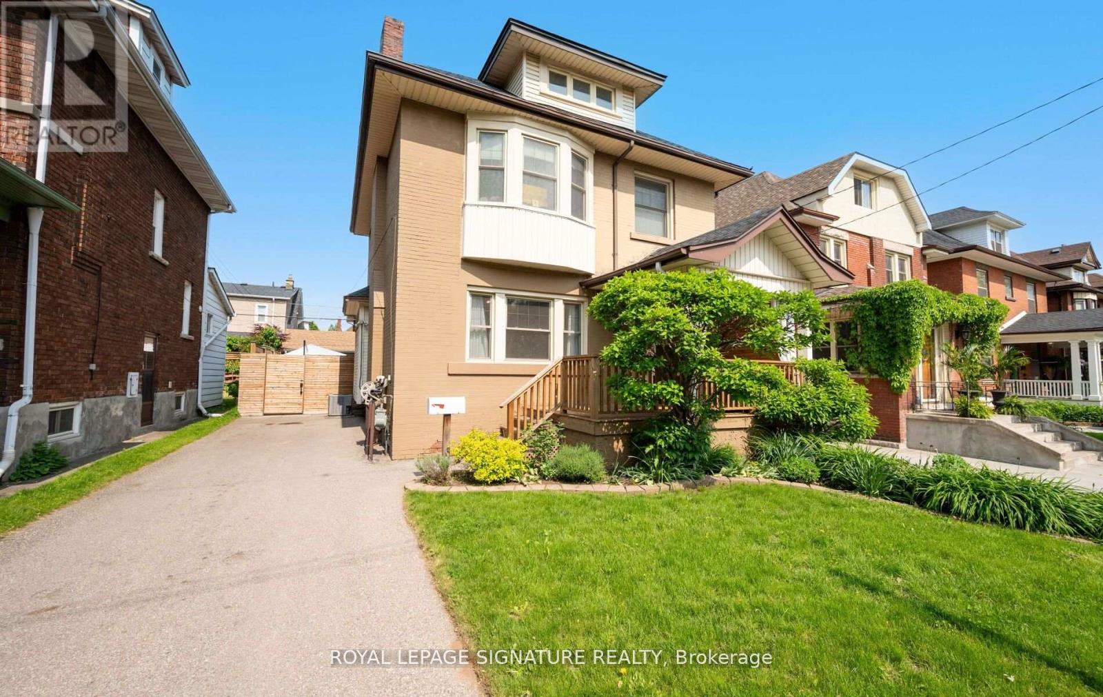 124 Eastbourne Avenue, Hamilton (St. Clair), Ontario  L8M 2M8 - Photo 3 - X12310620