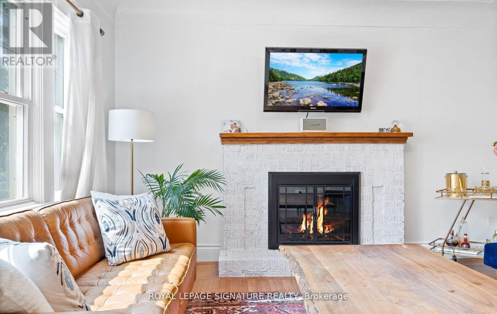 124 Eastbourne Avenue, Hamilton (St. Clair), Ontario  L8M 2M8 - Photo 7 - X12310620