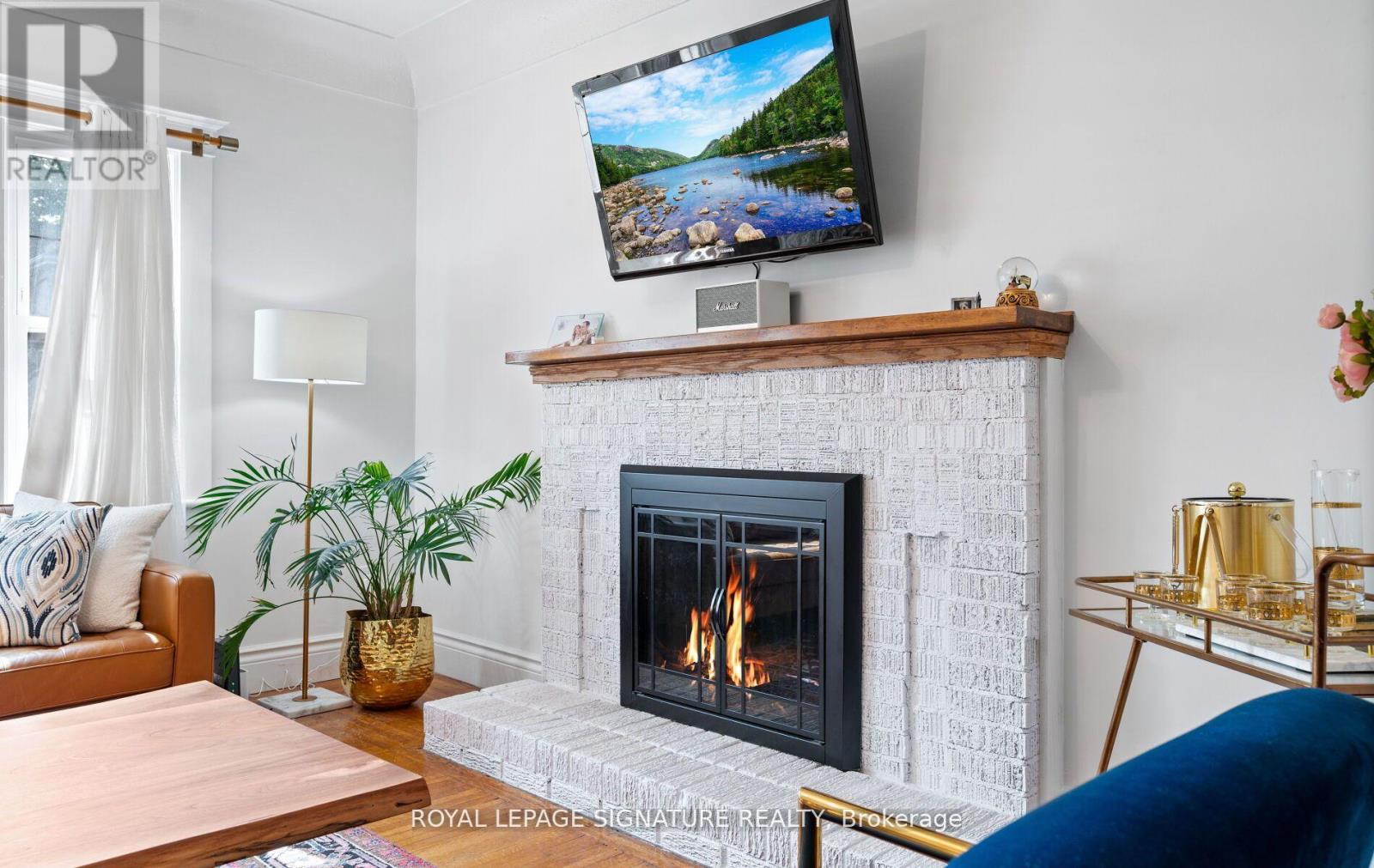 124 Eastbourne Avenue, Hamilton (St. Clair), Ontario  L8M 2M8 - Photo 9 - X12310620