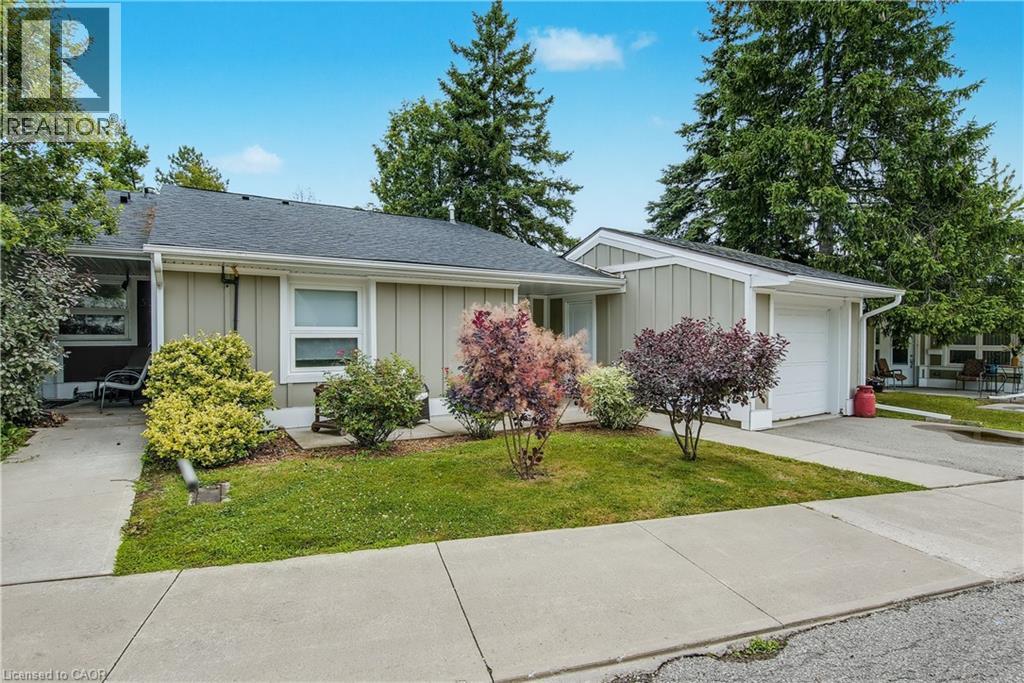 33 Szollosy Circle, Hamilton, Ontario  L9B 1T8 - Photo 2 - 40753674