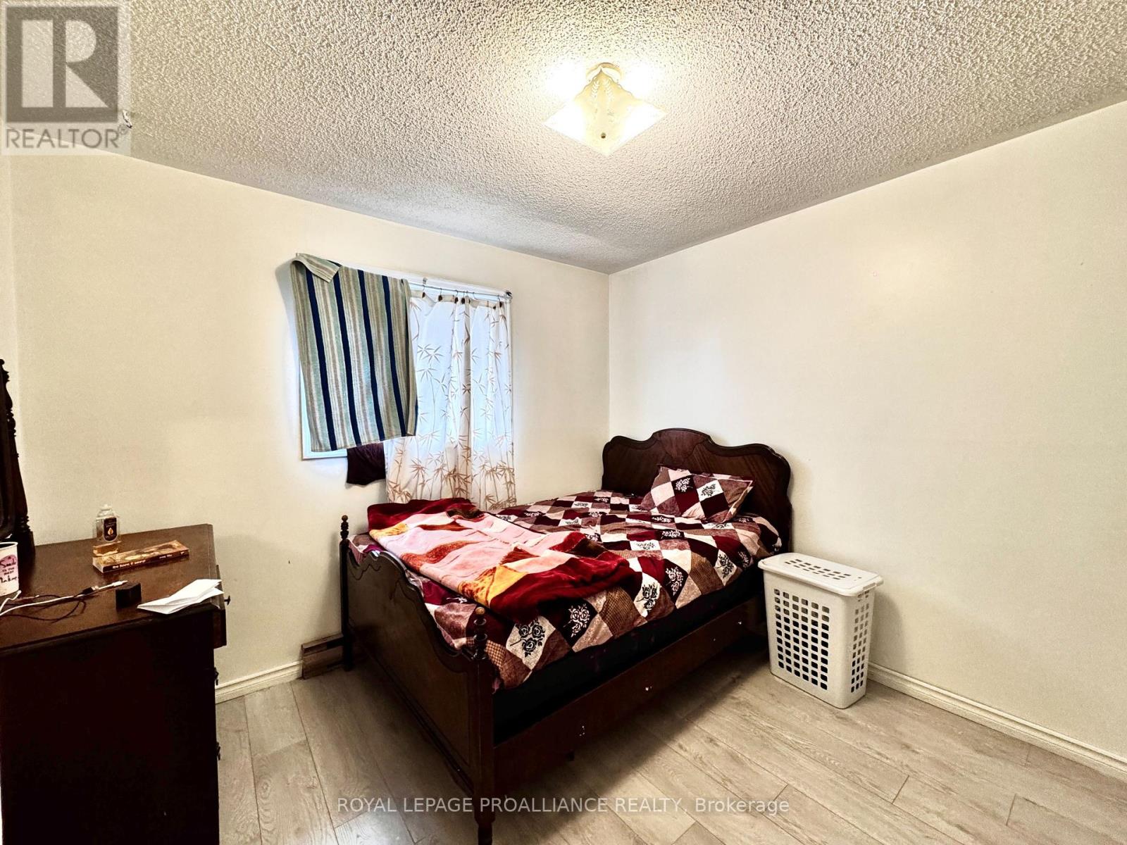 57 Donald Street, Belleville, Ontario  K8P 2J2 - Photo 11 - X12310748