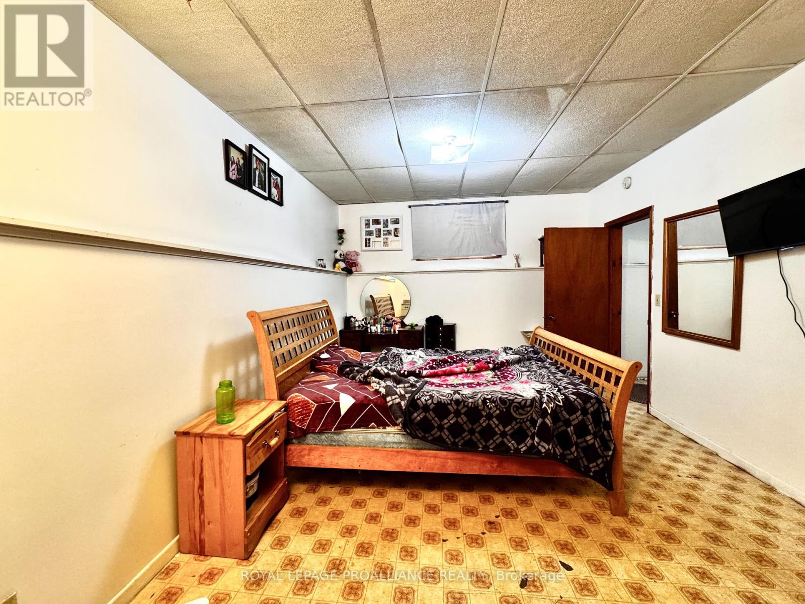 57 Donald Street, Belleville, Ontario  K8P 2J2 - Photo 15 - X12310748