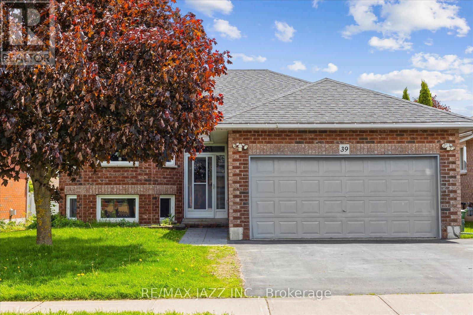 Property at 39 MCGIBBON BOULEVARD image 1