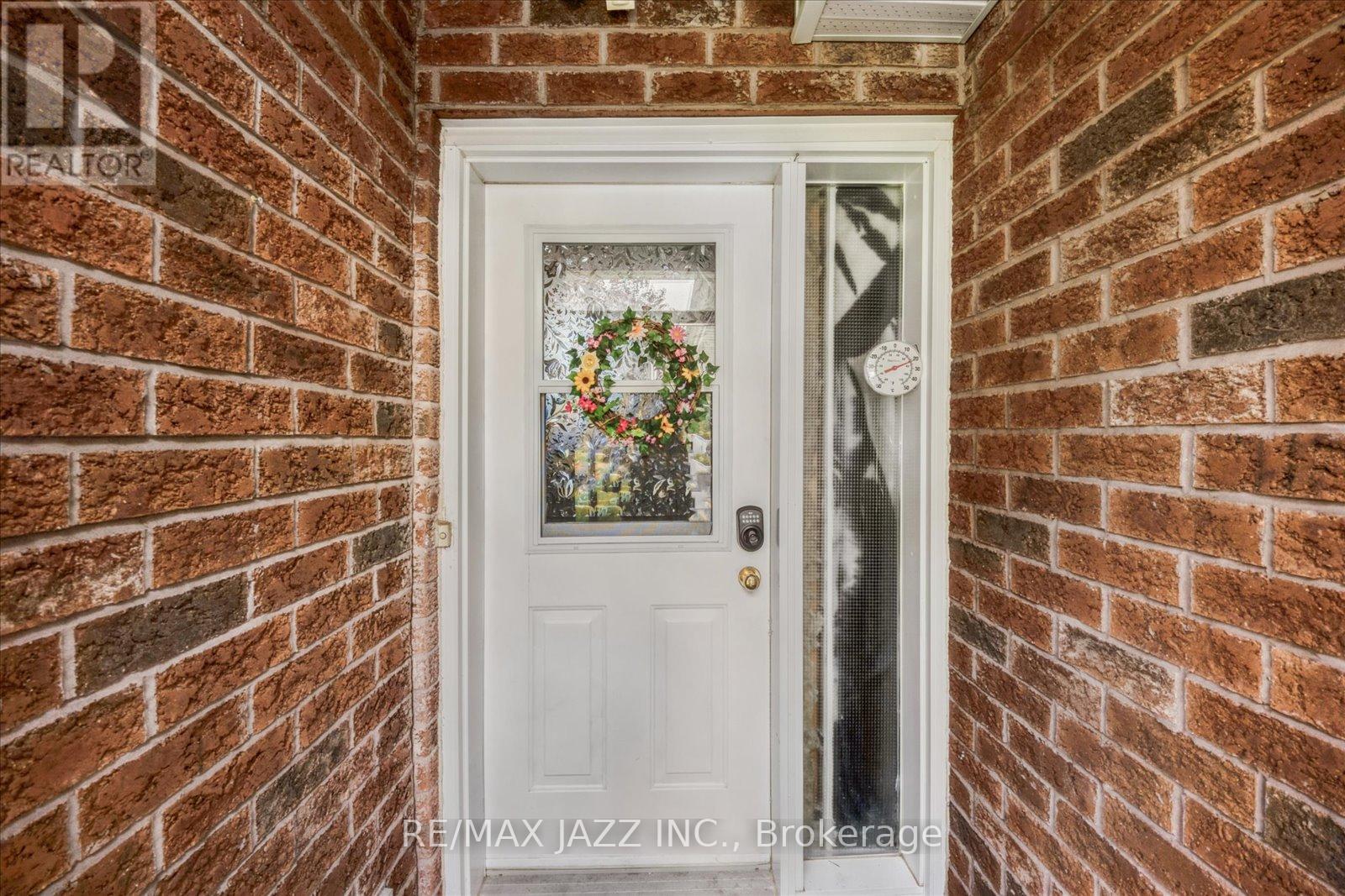 Property at 39 MCGIBBON BOULEVARD image 3