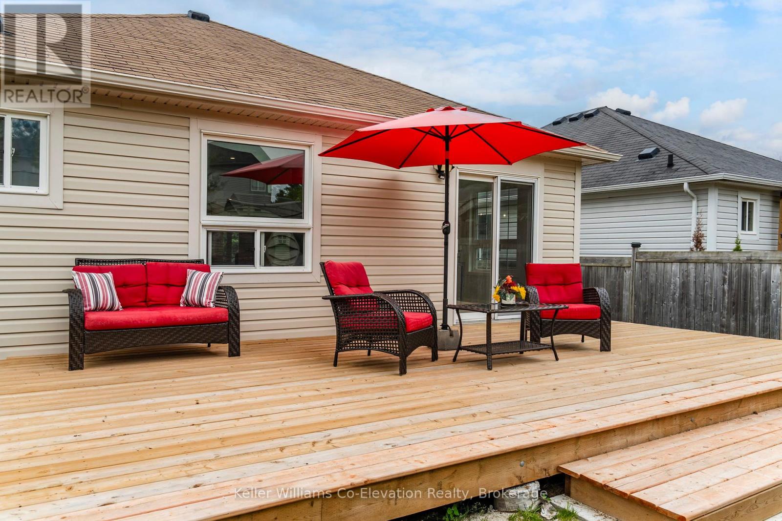 92 Wesley Avenue, Wasaga Beach, Ontario  L9Z 0B9 - Photo 18 - S12221031