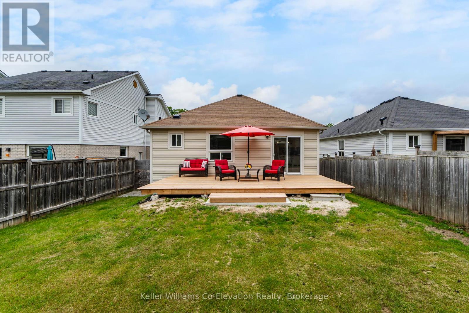 92 Wesley Avenue, Wasaga Beach, Ontario  L9Z 0B9 - Photo 20 - S12221031