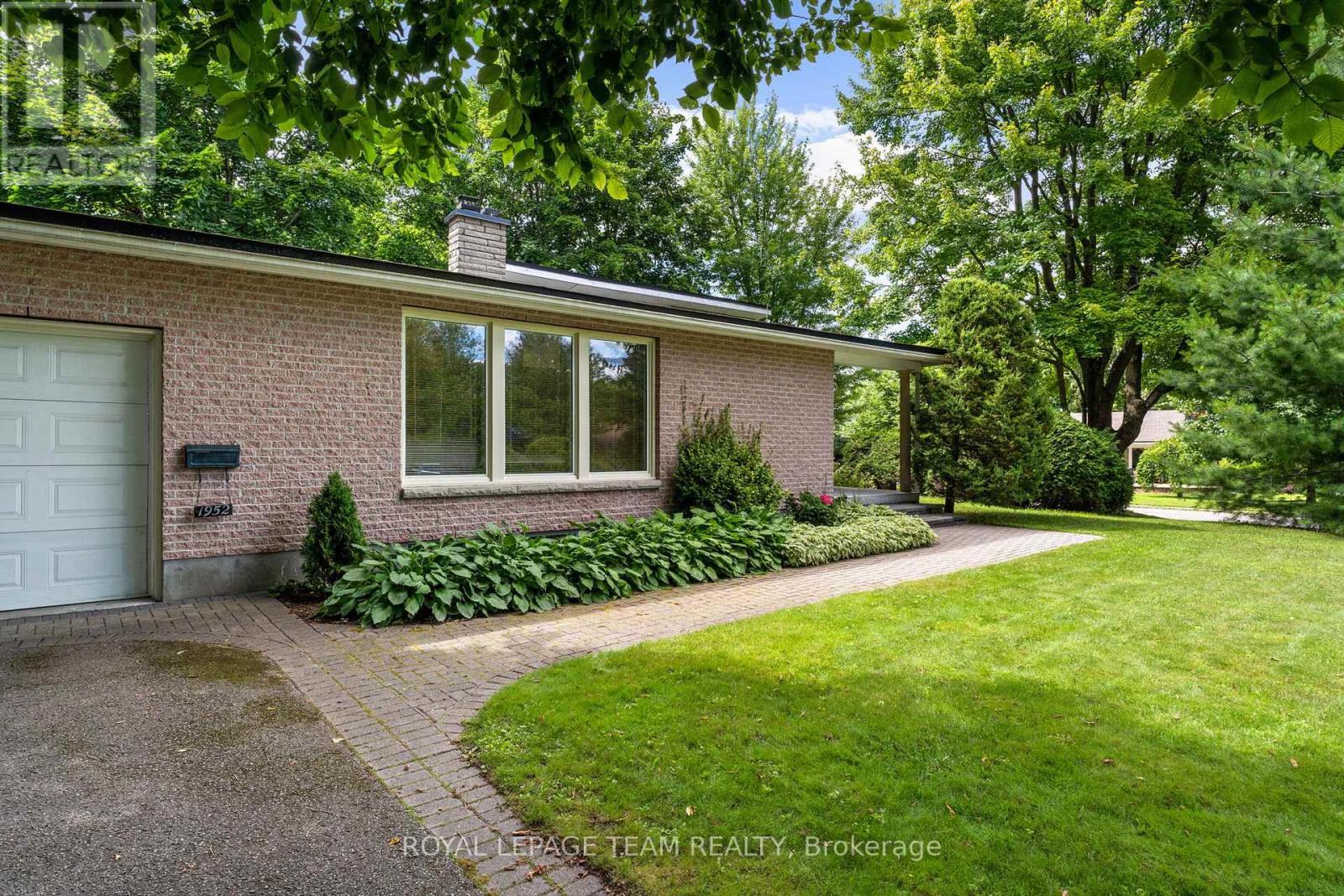 Property at 1952 FAIRBANKS AVENUE image 3