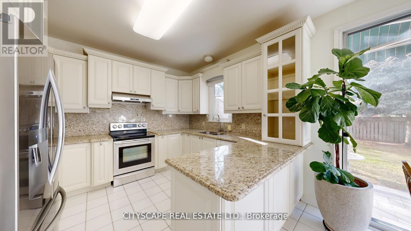 50 Oakhurst Drive, Vaughan, Ontario  L4J 7V3 - Photo 8 - N12310678