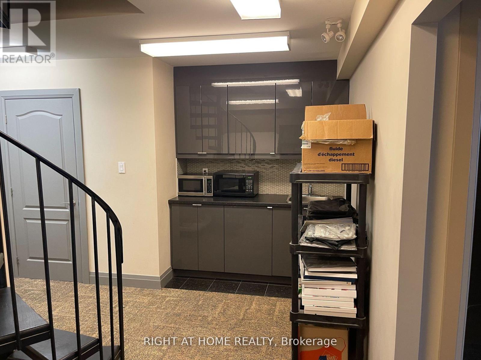 12 - 160 Cidermill Avenue, Vaughan, Ontario  L4K 4K5 - Photo 15 - N12310695