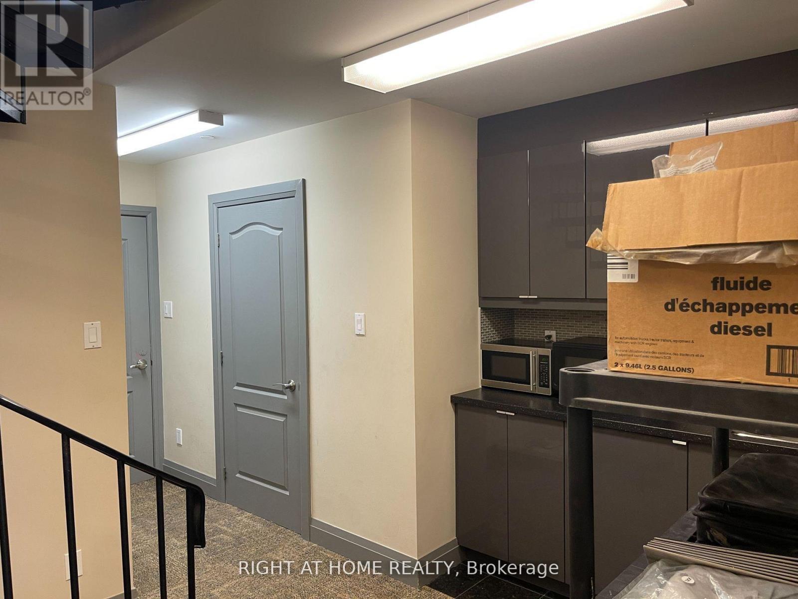 12 - 160 Cidermill Avenue, Vaughan, Ontario  L4K 4K5 - Photo 16 - N12310695
