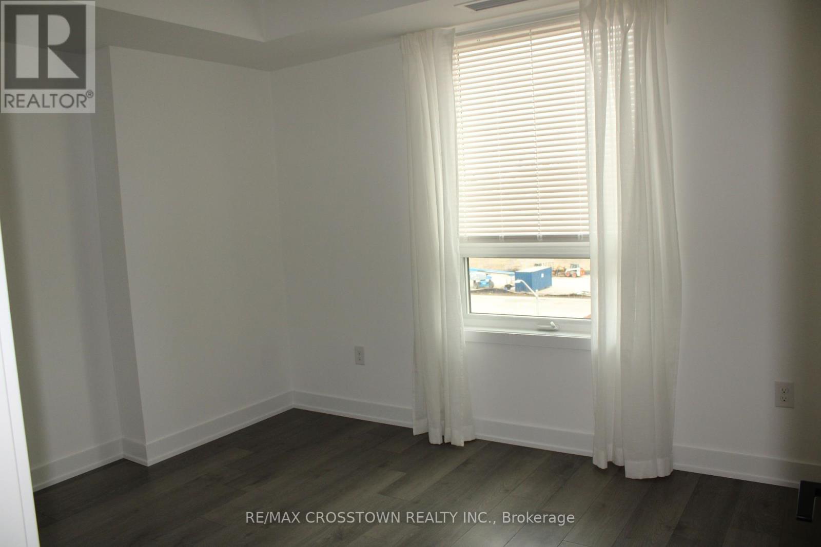 408 - 6 Spice Way, Barrie, Ontario  L9J 0J9 - Photo 8 - S12277726