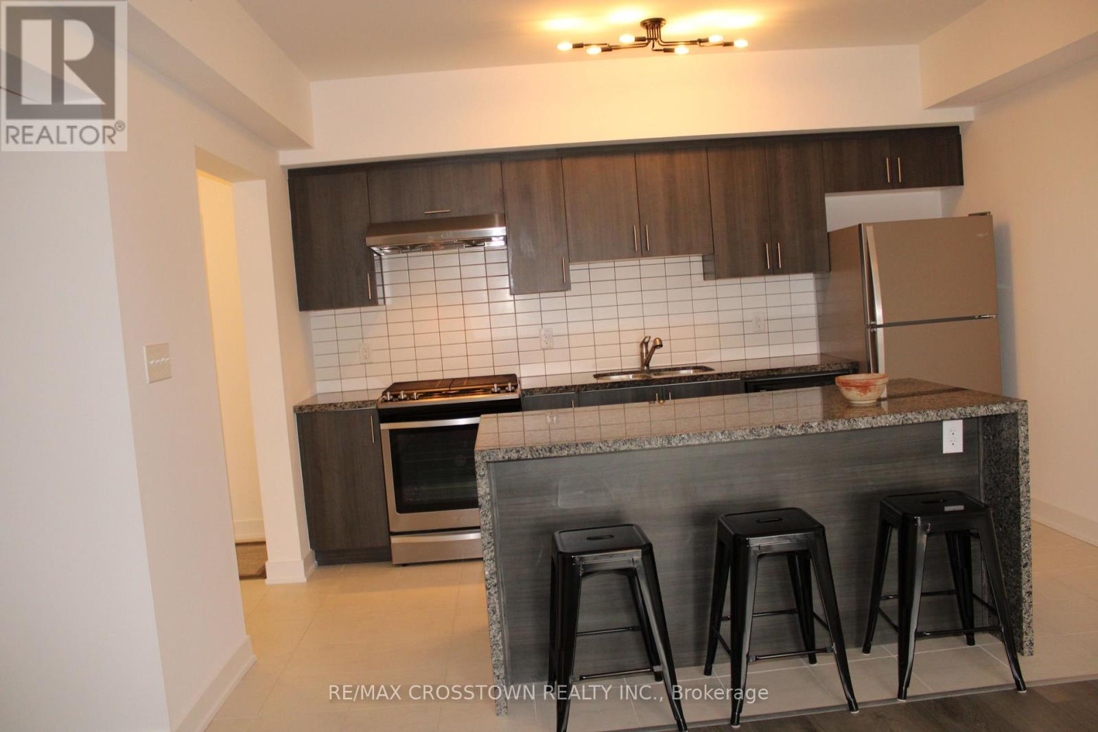 408 - 6 Spice Way, Barrie, Ontario  L9J 0J9 - Photo 3 - S12277726