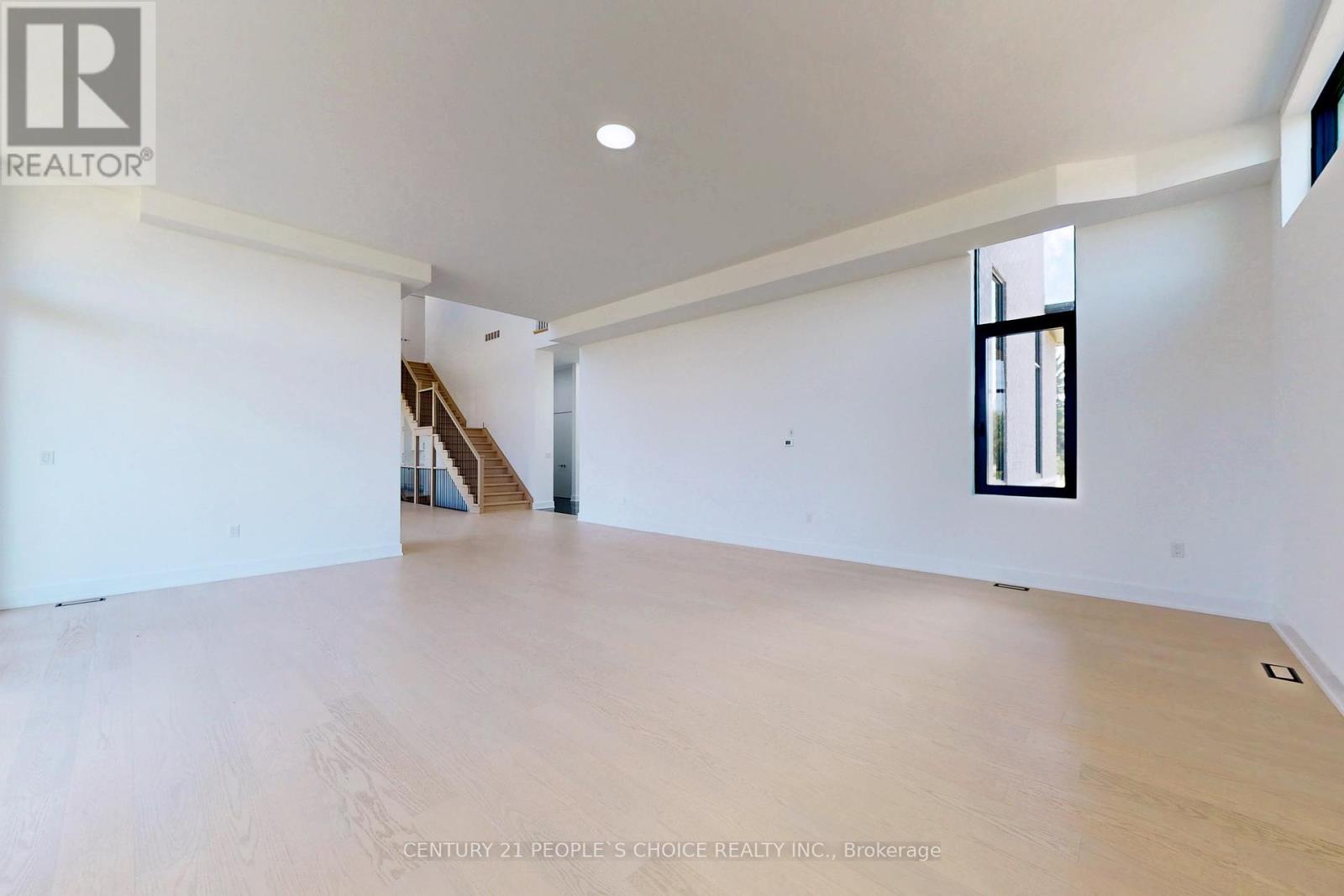 14 Sugarbush Court, Halton Hills, Ontario  L7G 4S7 - Photo 6 - W12308048