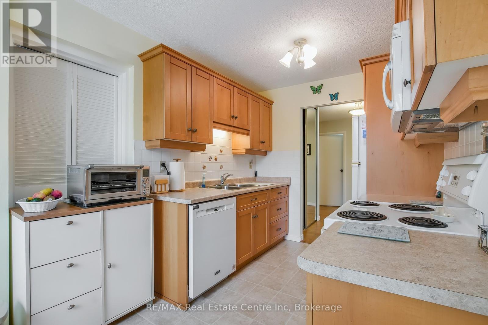 214 - 19 Woodlawn Road E, Guelph, Ontario  N1H 1G6 - Photo 12 - X12310718