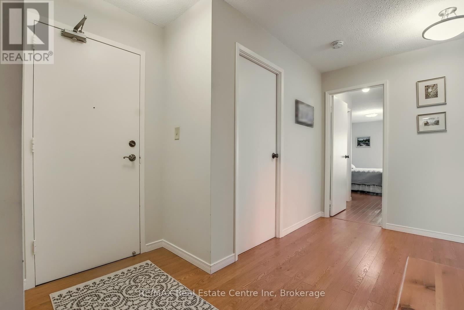 Property at 214 - 19 WOODLAWN ROAD E image 5