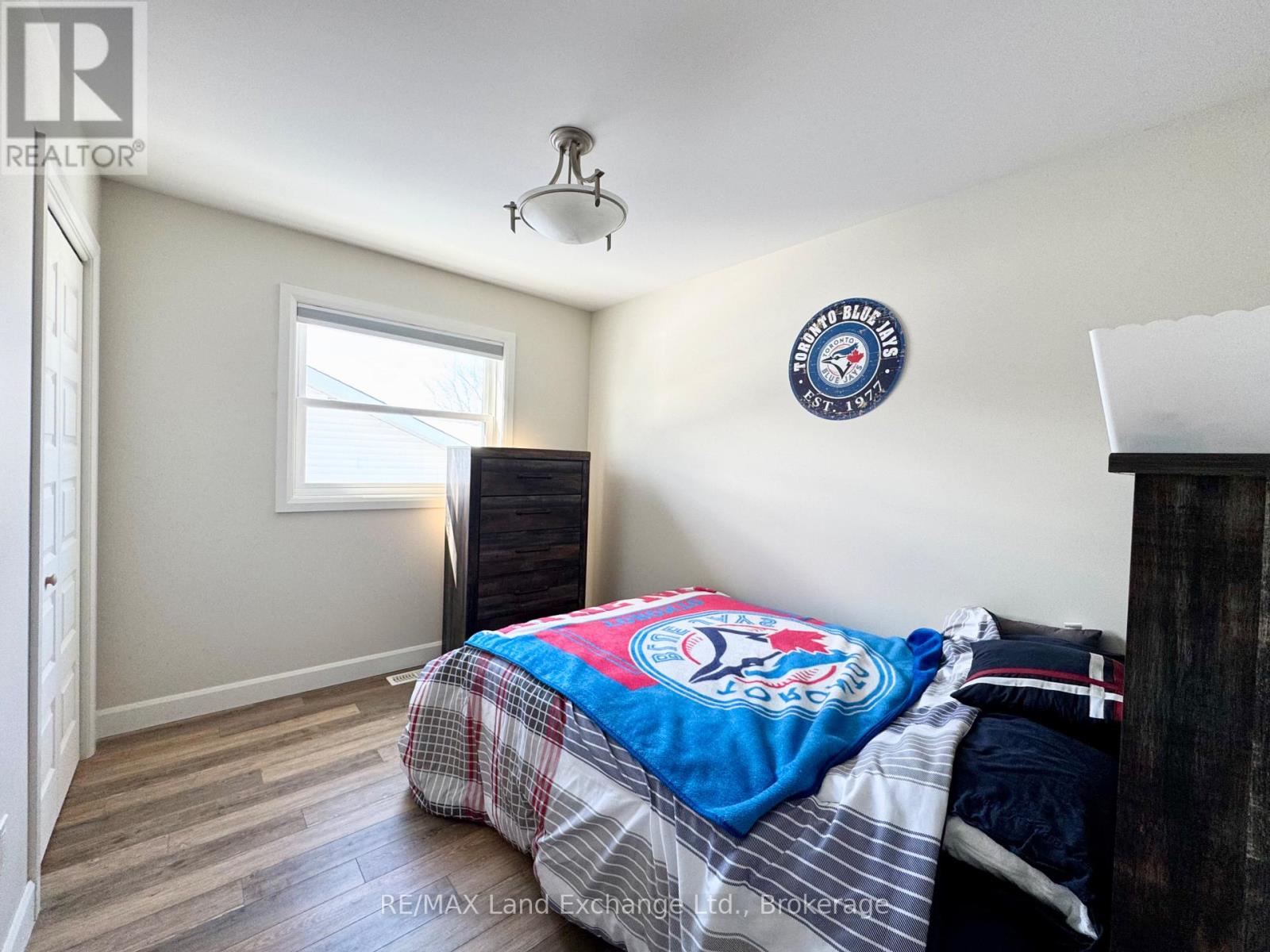 329 Bricker Street, Saugeen Shores, Ontario  N0H 2C1 - Photo 15 - X12310839