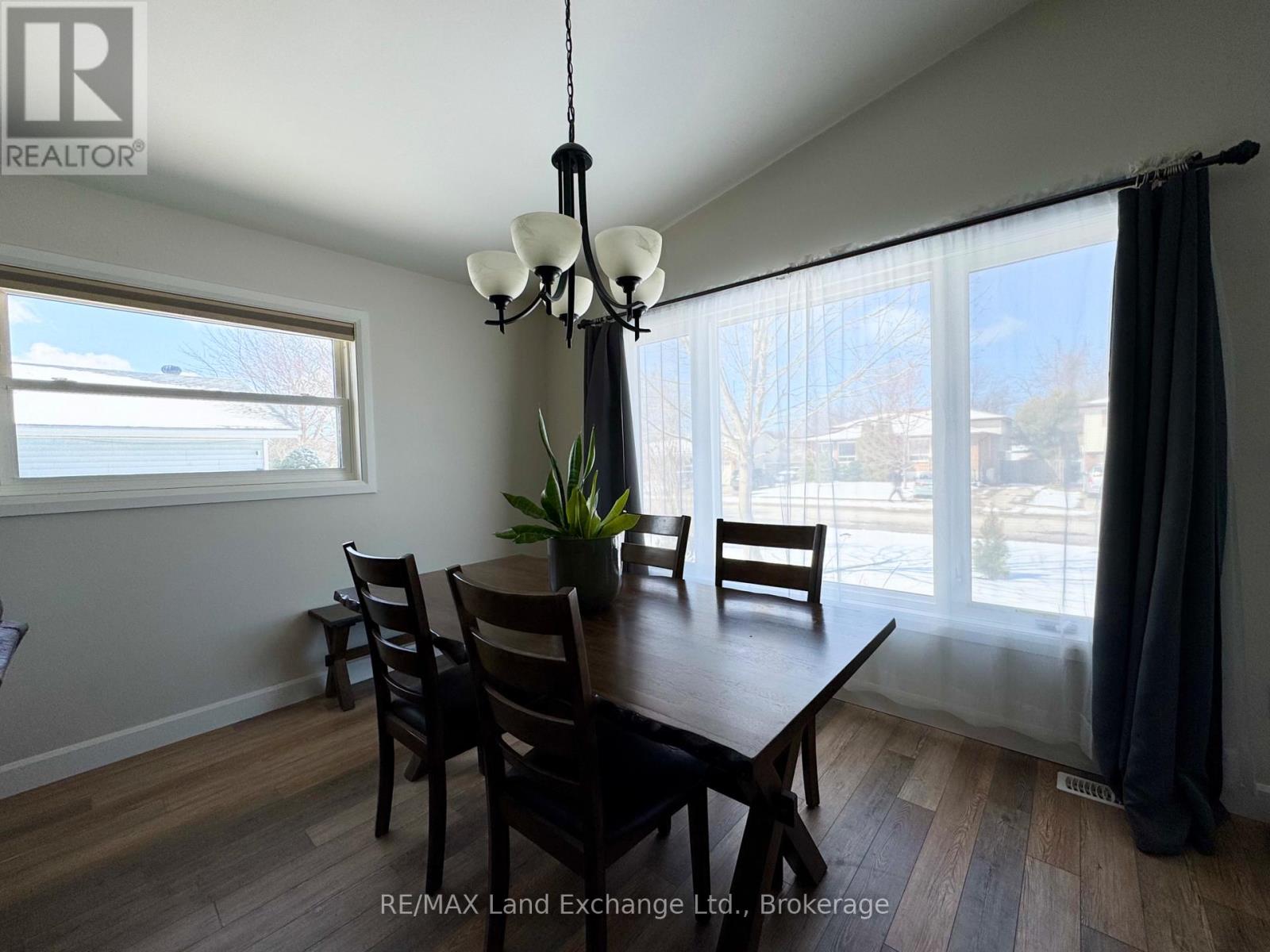 329 Bricker Street, Saugeen Shores, Ontario  N0H 2C1 - Photo 8 - X12310839