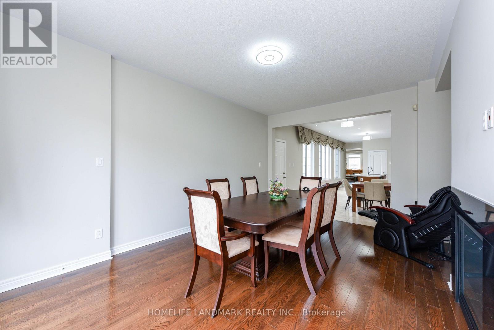210 Castle Oaks Crossing W, Brampton, Ontario  L6P 3X2 - Photo 17 - W12310656