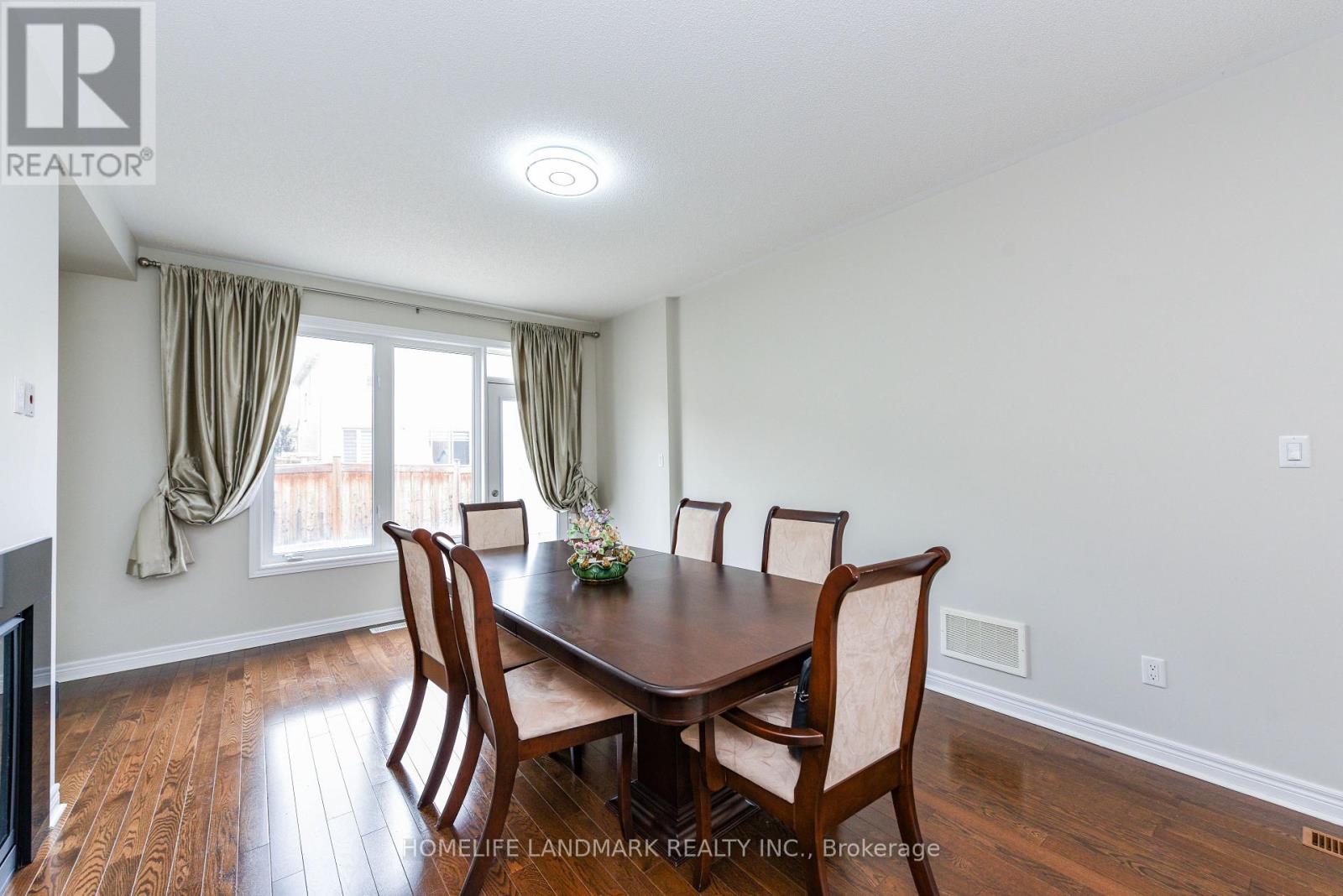 210 Castle Oaks Crossing W, Brampton, Ontario  L6P 3X2 - Photo 19 - W12310656