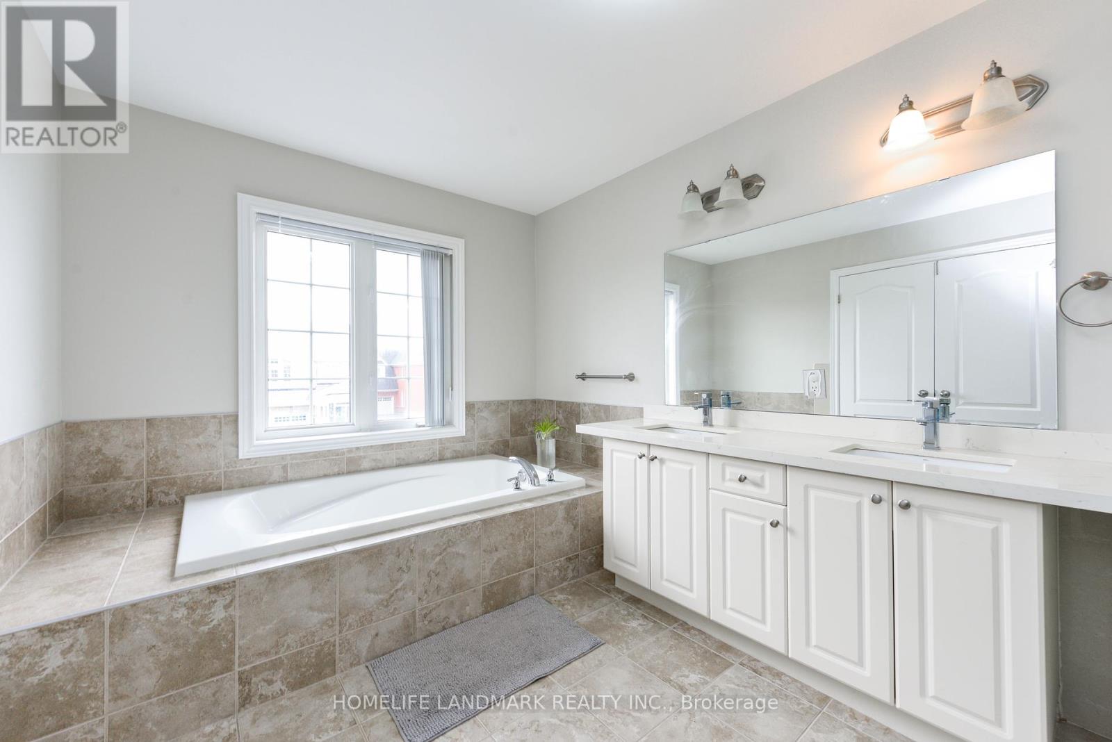 210 Castle Oaks Crossing W, Brampton, Ontario  L6P 3X2 - Photo 25 - W12310656