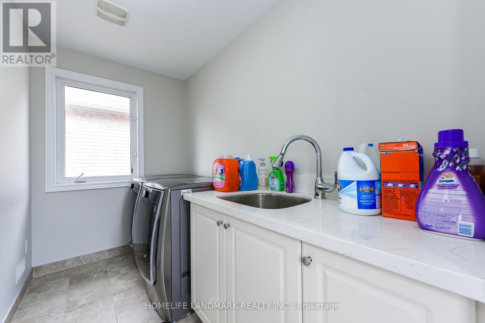 210 Castle Oaks Crossing W, Brampton, Ontario  L6P 3X2 - Photo 27 - W12310656