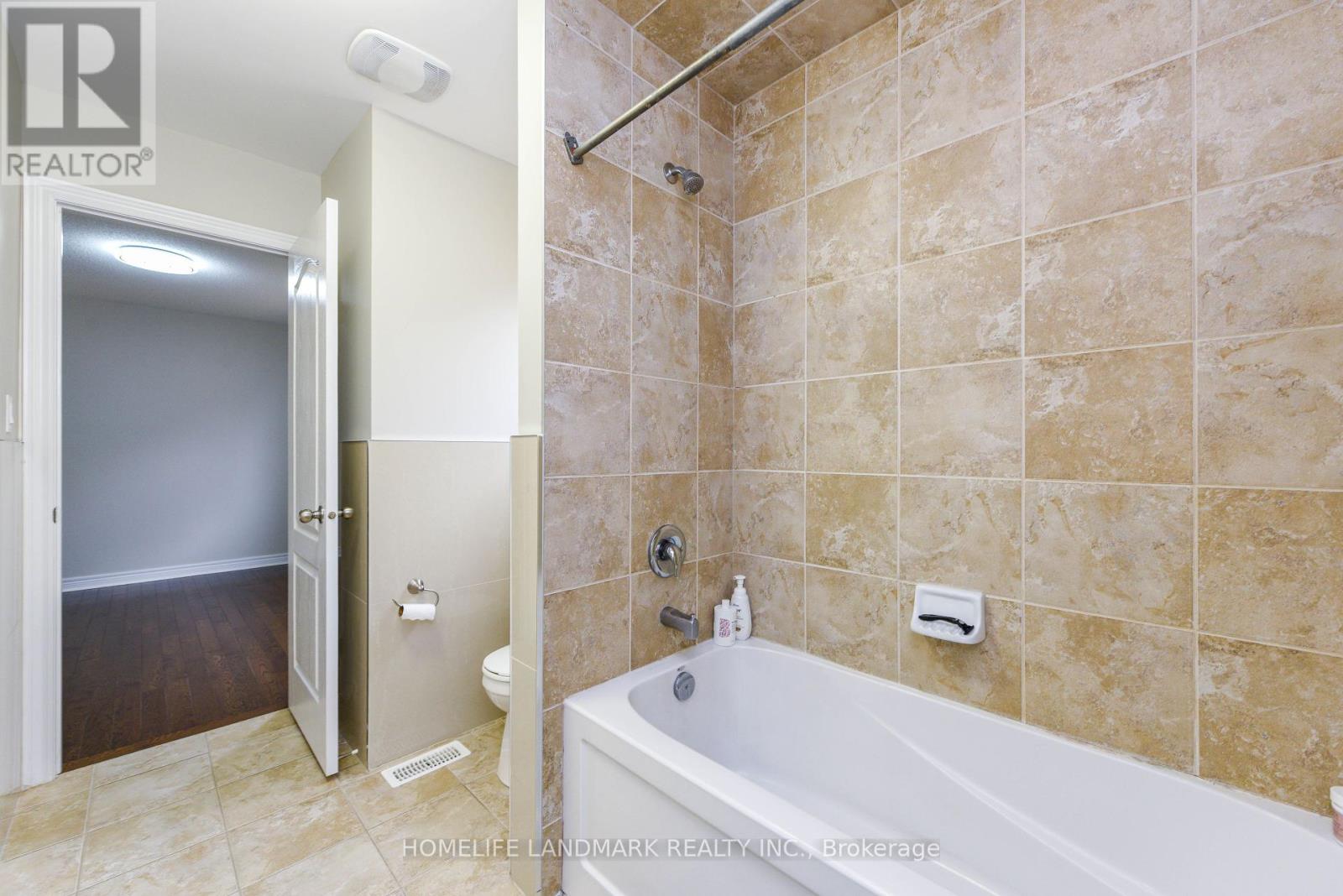 210 Castle Oaks Crossing W, Brampton, Ontario  L6P 3X2 - Photo 31 - W12310656