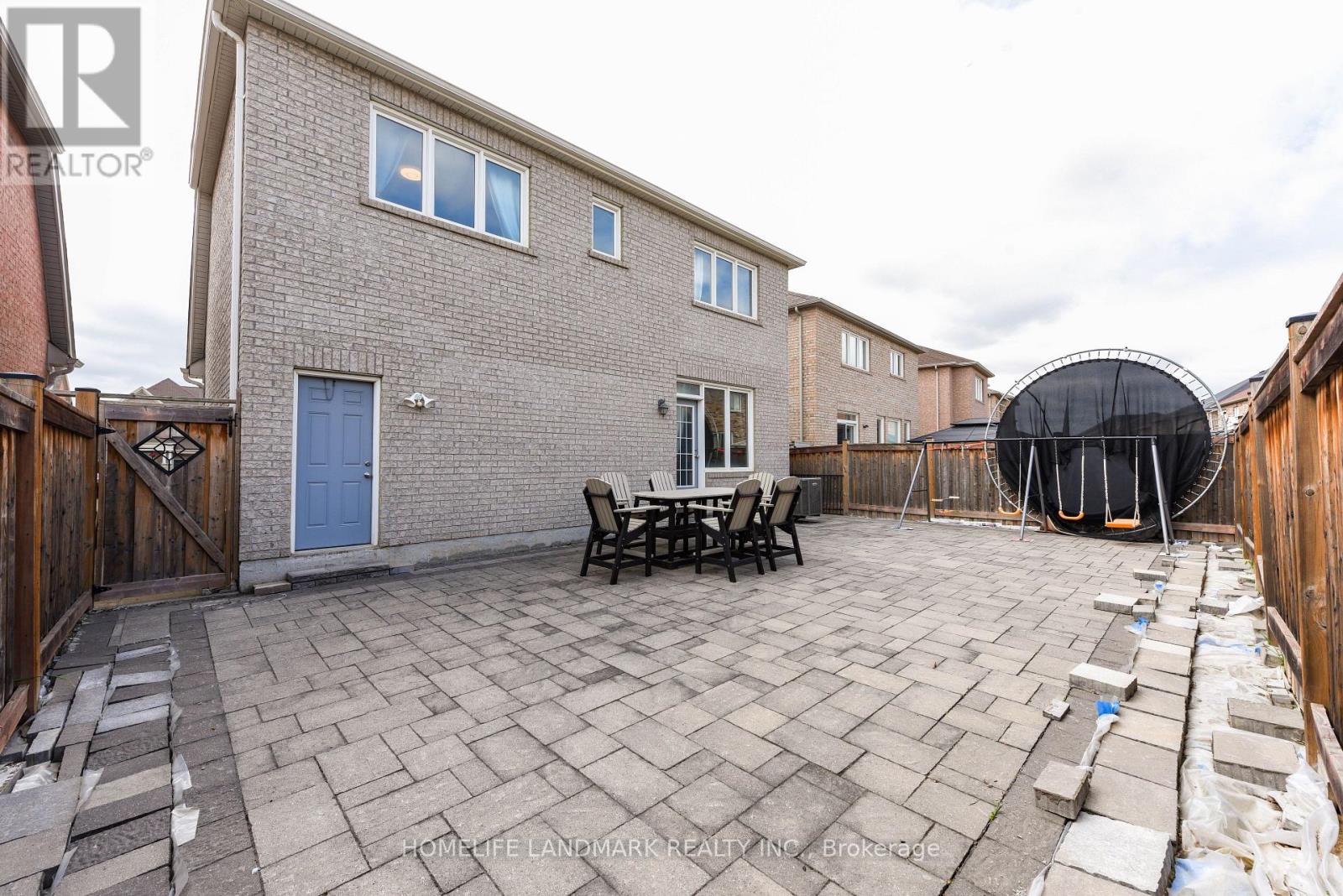 210 Castle Oaks Crossing W, Brampton, Ontario  L6P 3X2 - Photo 48 - W12310656