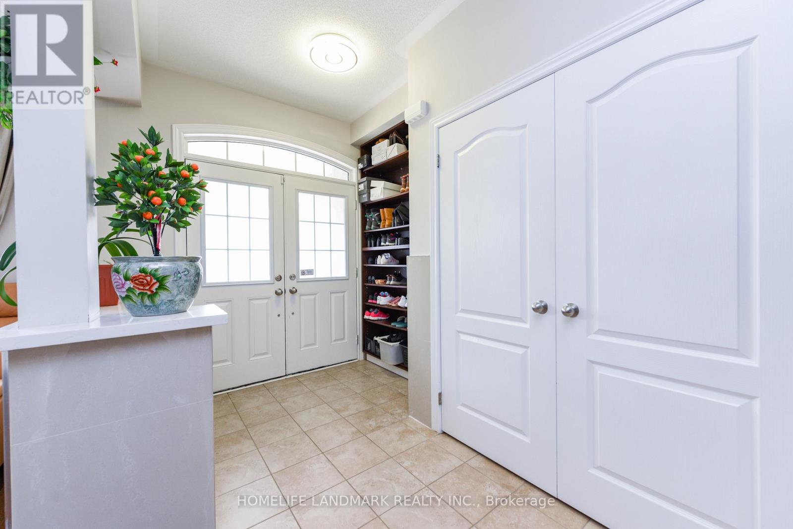 Property at 210 CASTLE OAKS CROSSING W image 5