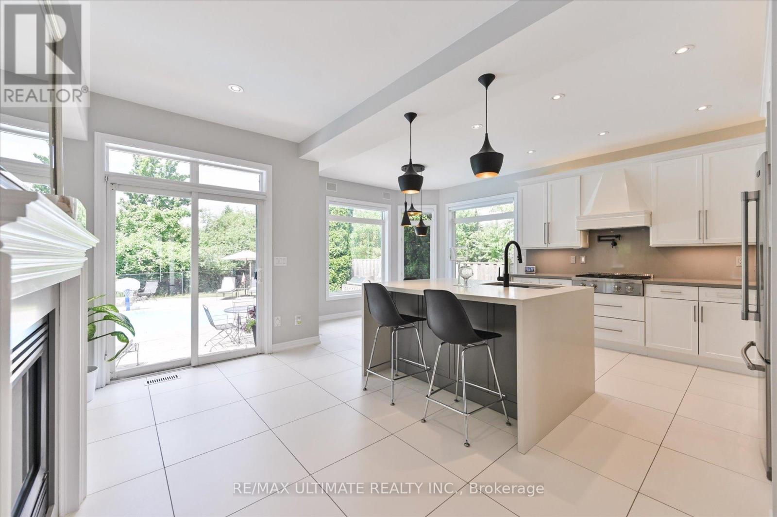 947 Brass Winds Place, Mississauga, Ontario  L5W 1T1 - Photo 12 - W12310694
